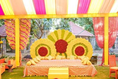 The colorful Mehendi decor