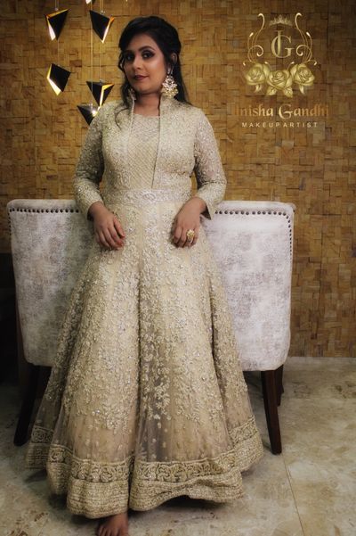 Bride Khushbu with airbrush makeup