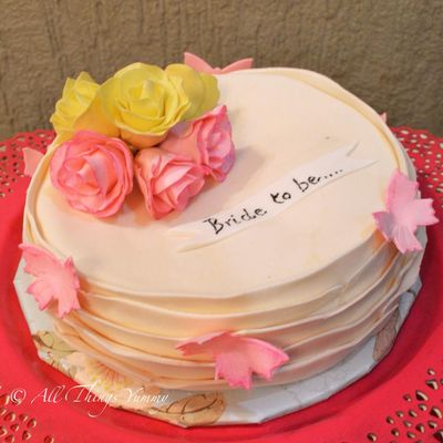 Bridal shower cakes and cupcakes 