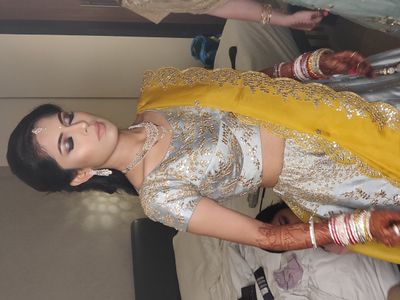 Bride Ritika Mantri