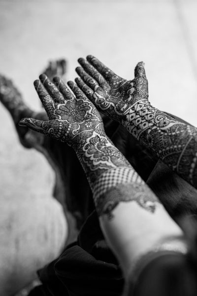 Neeharika & Aman- Mehandi & Family Portraits