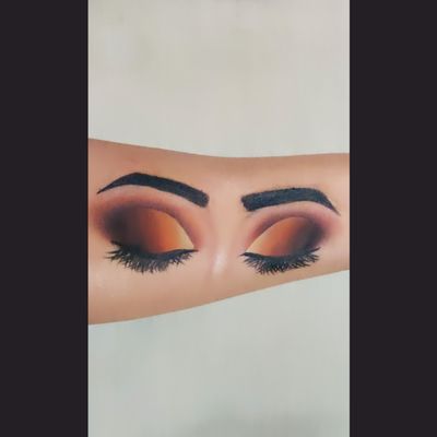 Hand Art Eye makeup