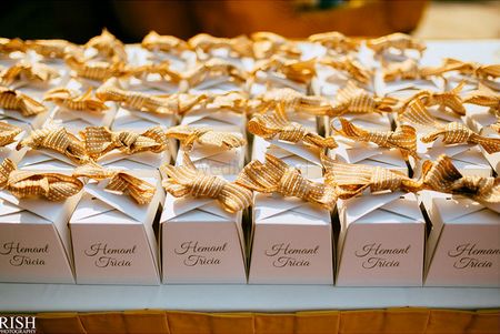 Little cupcakes stuffed inside boxes for favors