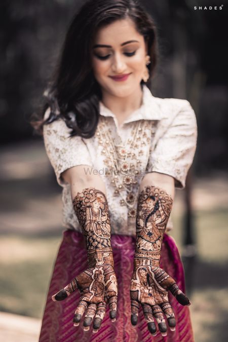 Mehendi outfit for bride to be
