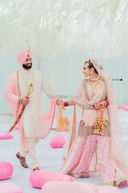 Photo of sikh couple posing