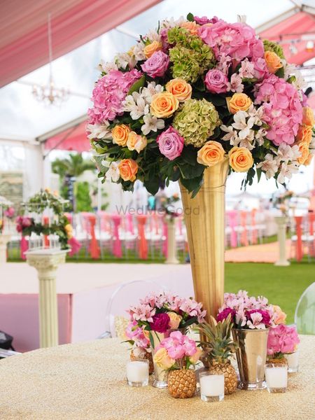 Photo of floral table centerpieces