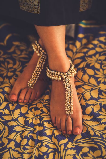 Unique gold and pearl anklet