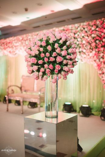 Photo of pink and green roses