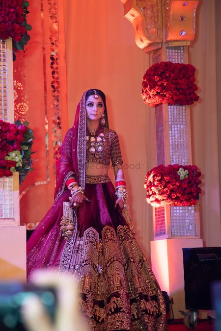 Gorgeous bridal lehenga paired up with stunning polki jewellery