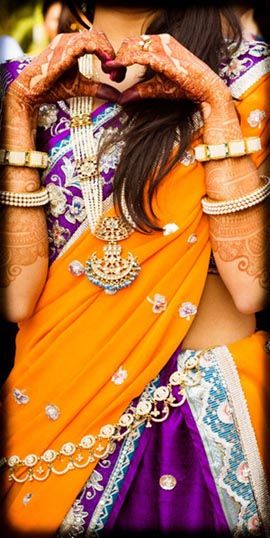 Simple & elegant saree poses 🖤🔥 #howtopose #pose #black #saree  #posesinsaree #sareelove #sareelovers #sareesofinstagram #howtopose... |  Instagram