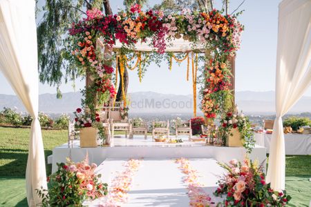 Floral south Indian wedding mandapam decor ideas 