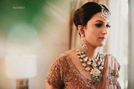 Unique bridal jewellery with leaf design necklace 