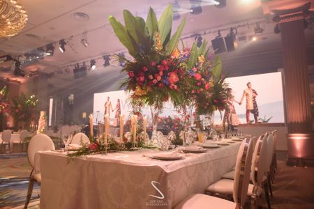 grand table centrepiece idea for reception