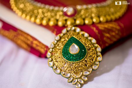 Photo of South Indian bridal necklace with emeralds