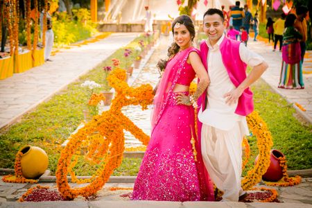 Bright Pink Wedding Photoshoot & Poses Photo