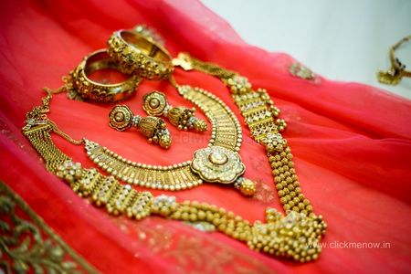 Gold Wedding Jewellery Photo
