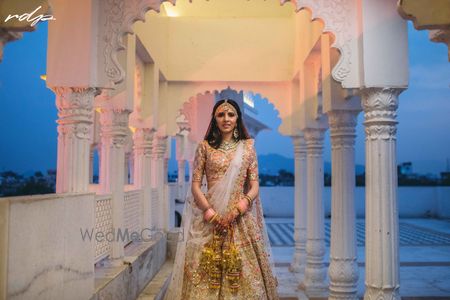 Photo of Bride with open hairstyle