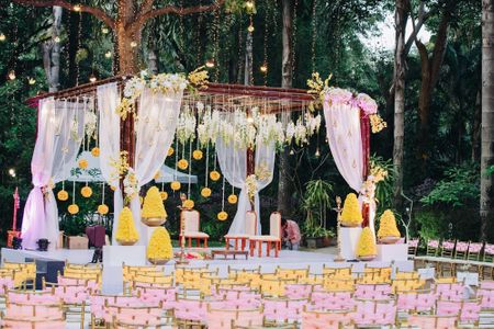 Yellow and light pink decor idea with strings