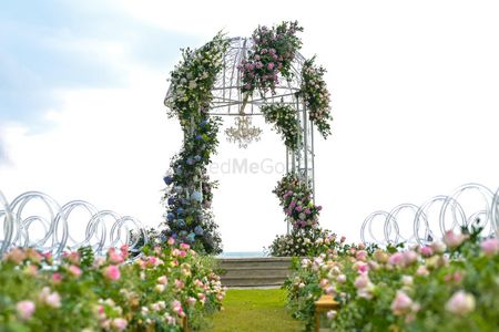 Grand outdoor decor with a floral setup 