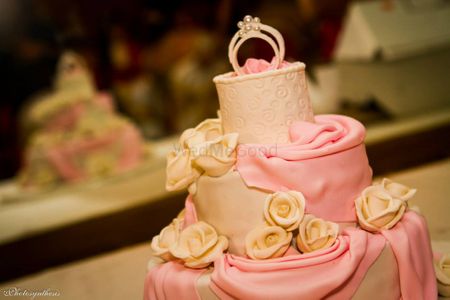 Engagement or Wedding Party Cake Stock Photo - Image of venue, table:  174863384