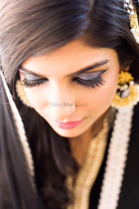 Photo of smokey eyes bridal makeup