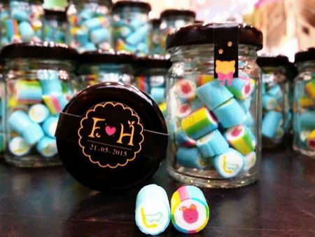 Personalised candy as wedding favors