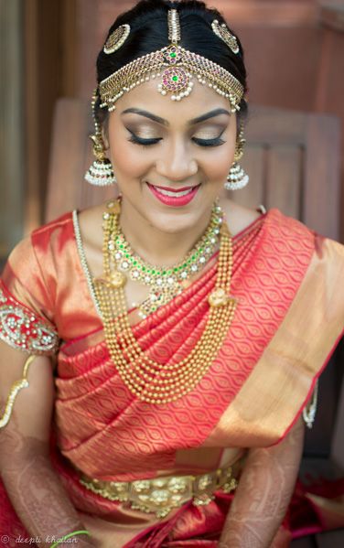 South Indian Bride with Mathapatti and Layered Necklace