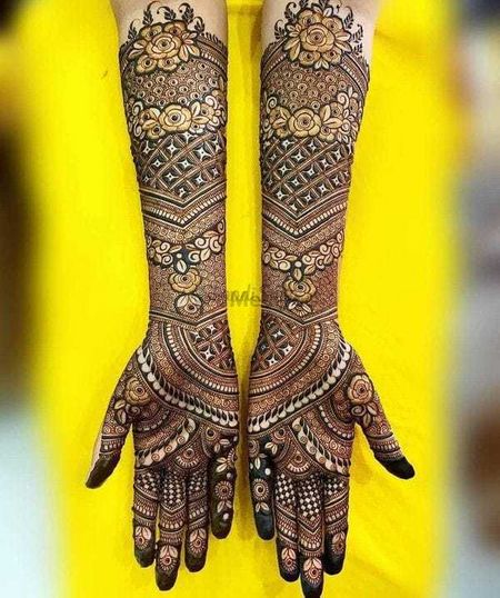Photo of Back Hand Mehendi designs