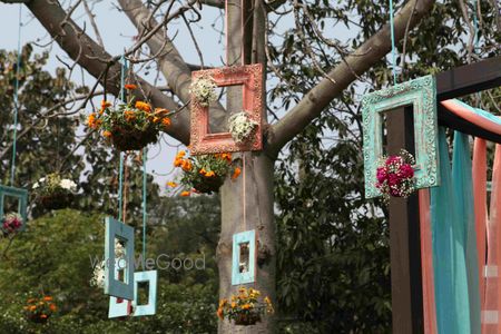 hanging frames