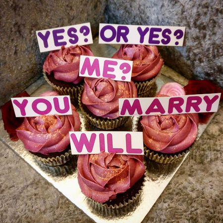 Cute cupcake proposal idea 