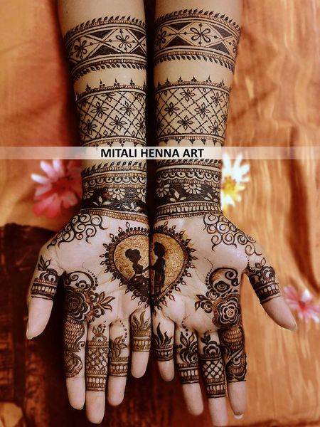 Modern mehendi with lace borders and proposal shot