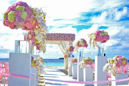 Beach wedding floral decor ideas