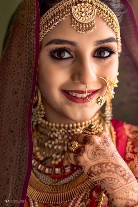 Dark kohl eyes for South Indian bride 