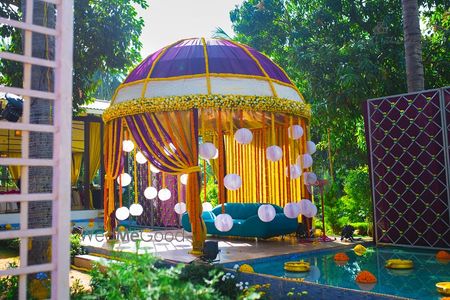 Photo of Colourful mandap with hanging lantern curtains