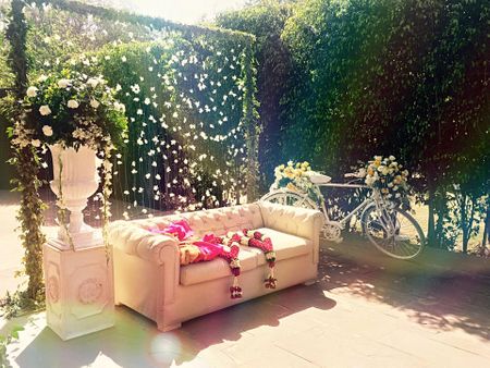 Photo of Outdoor Day Floral Decor