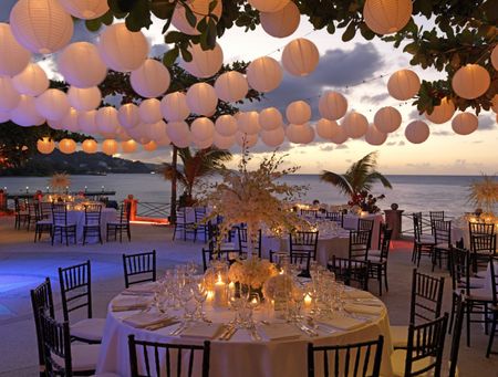 A white themed wedding decor 