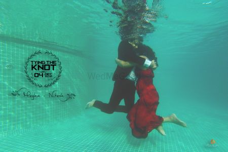 Underwater shoot for save the date card