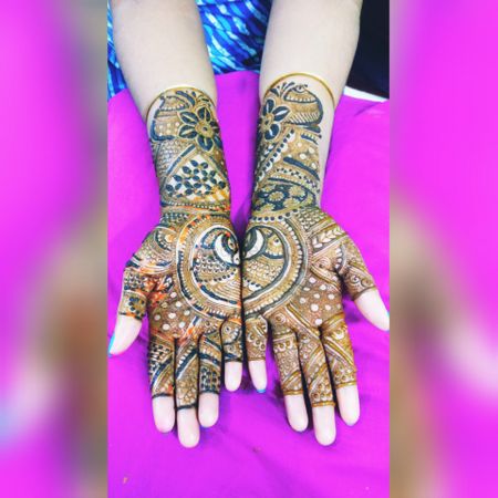 Navratri 2022 Mehndi Designs: नवरात्रीमध्ये हातावर काढा, भक्तीमय अशा मेहदी  डिजाईन