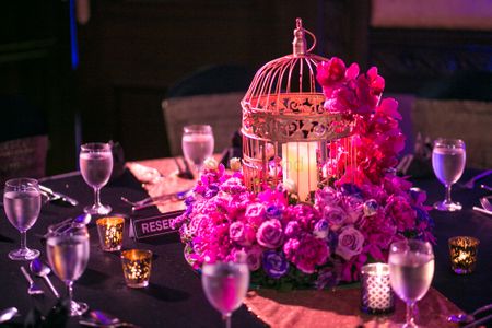 Floral birdcage in table decor