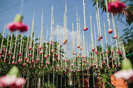 Photo of Mogra decor with suspended strings
