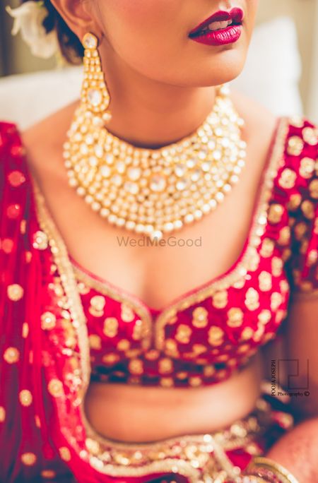 Photo of Bride with necklace and sweetheart neckline