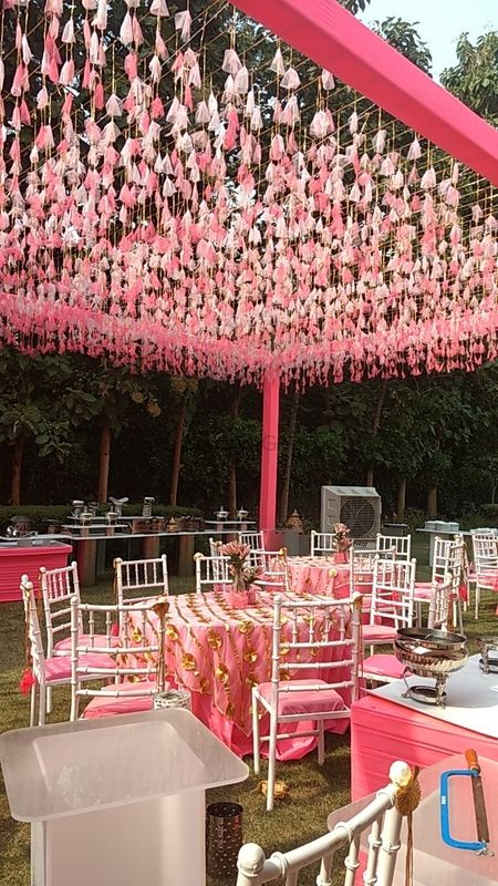 Tasseled decor for a day wedding