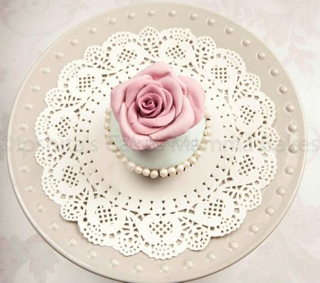 rose frosting cupcake