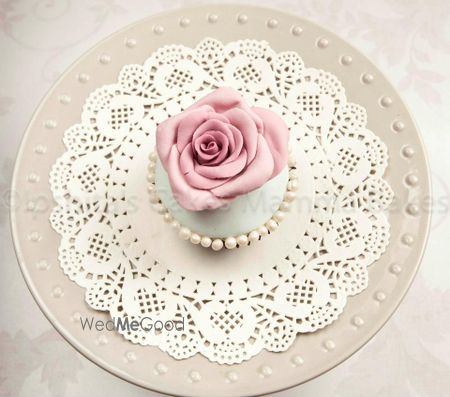 rose frosting cupcake