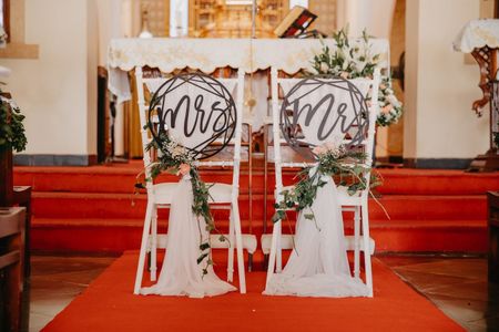 simple bride and groom chair decor ideas