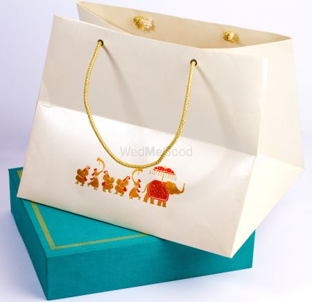 Photo of elephant motif bag