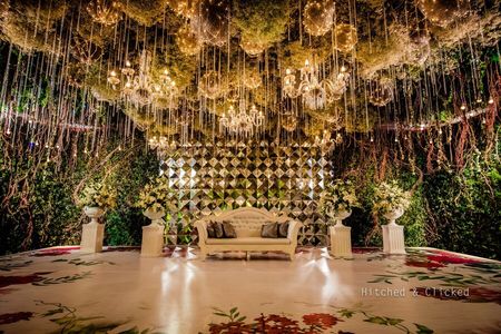 Elegant and classy suspended stage decor