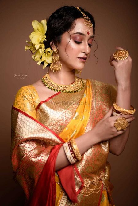 Intimate wedding makeup ideas for Bengali bride