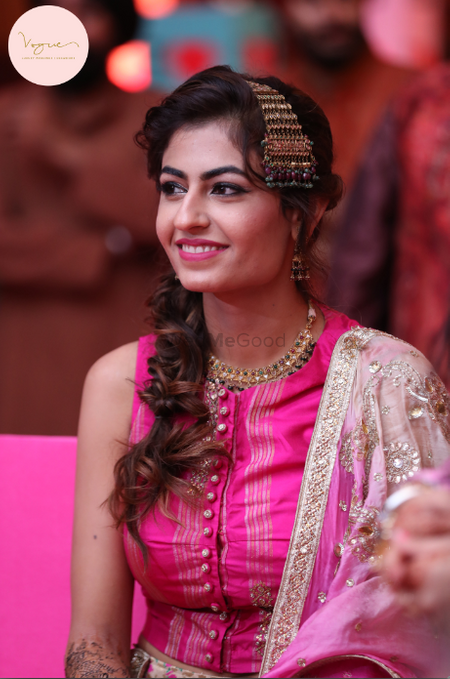 Photo of Jhoomer for mehendi with pink and green beads