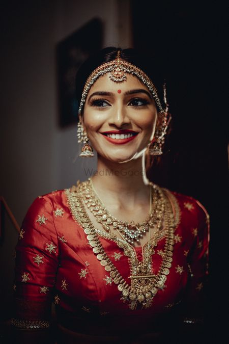 A bride flaunting her bridal gold jewellery